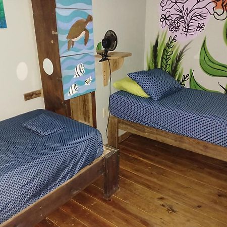 Roatan Backpackers' Hostel Sandy Bay Exteriér fotografie