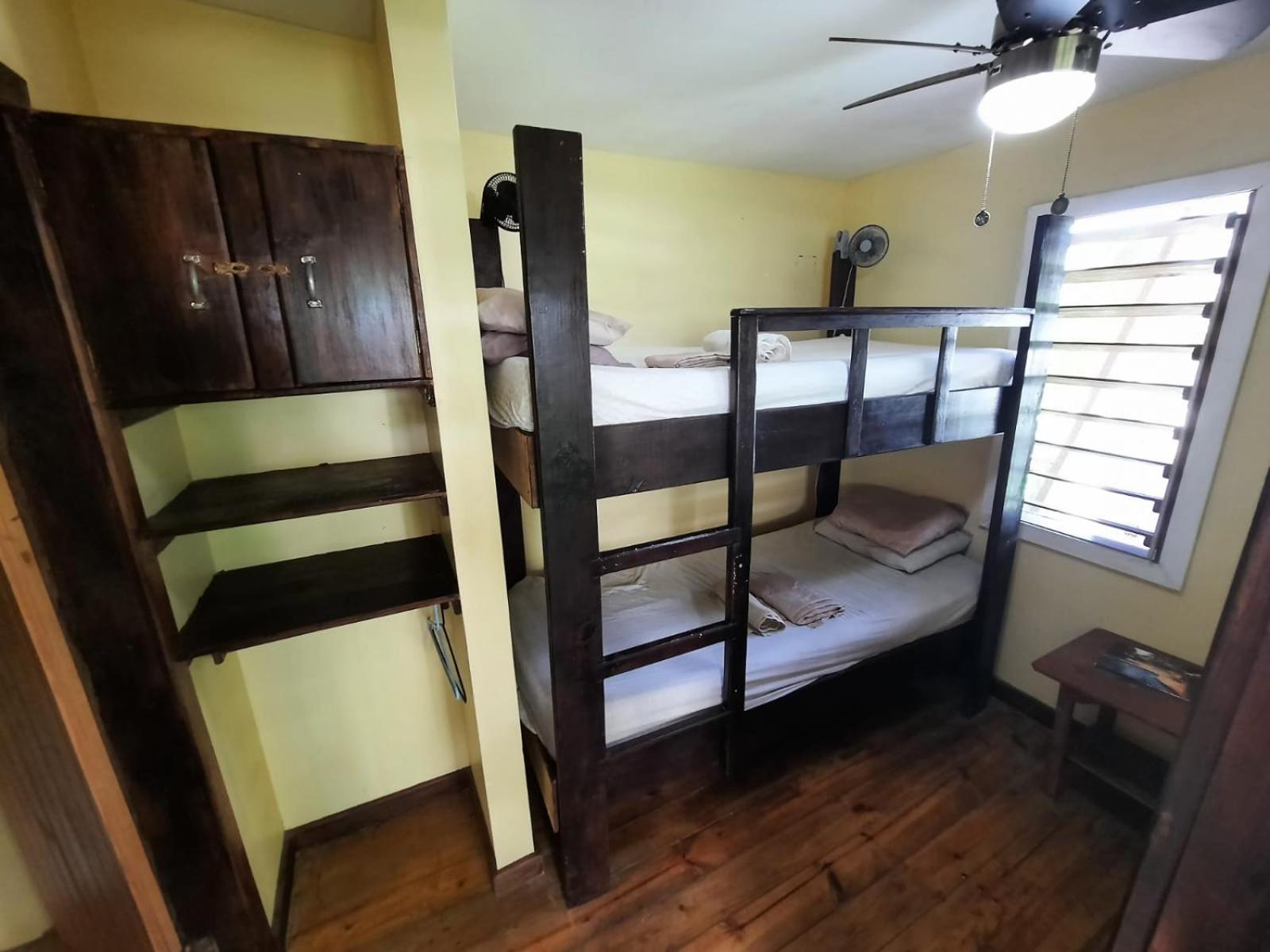 Roatan Backpackers' Hostel Sandy Bay Exteriér fotografie