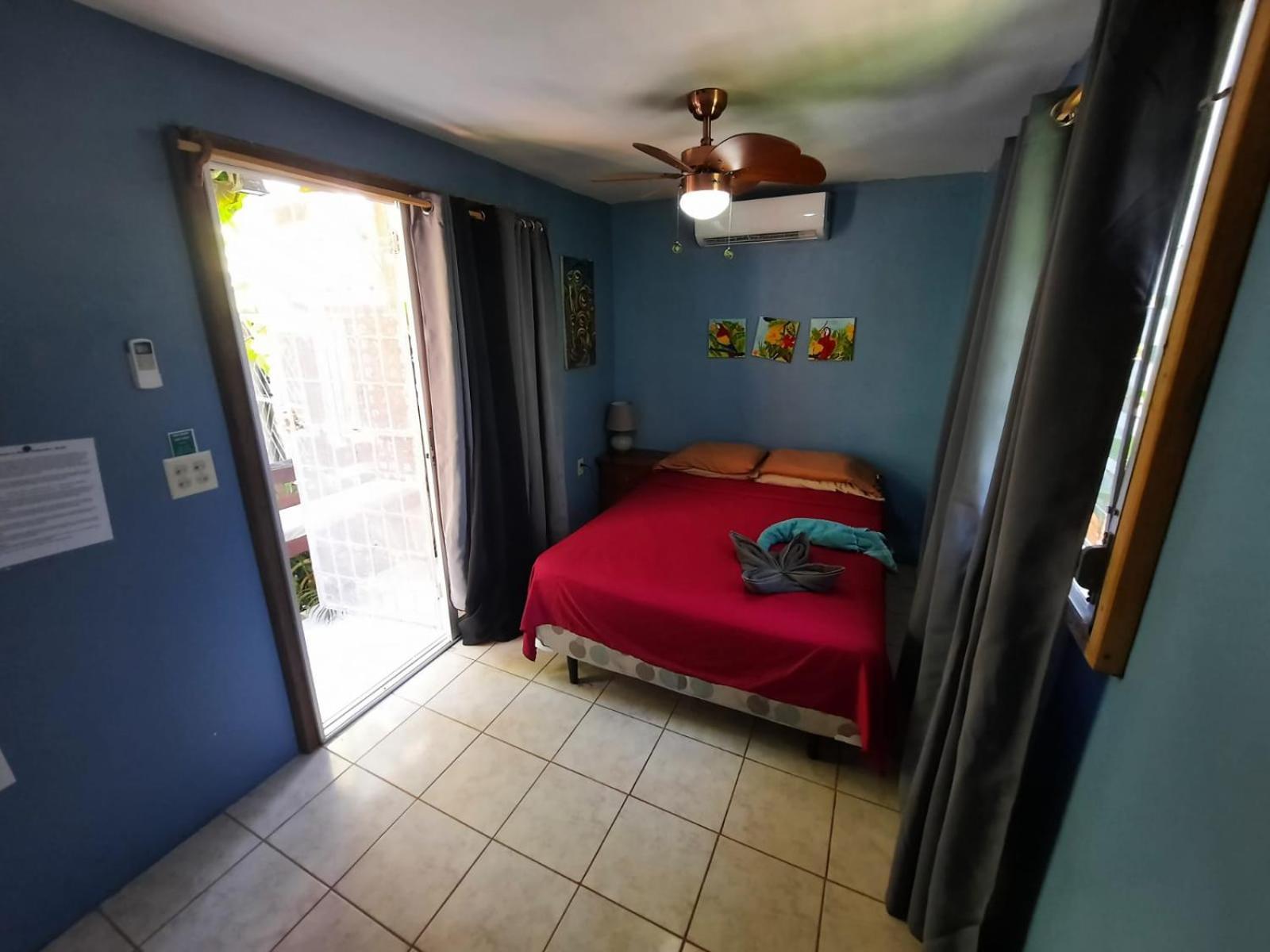 Roatan Backpackers' Hostel Sandy Bay Exteriér fotografie