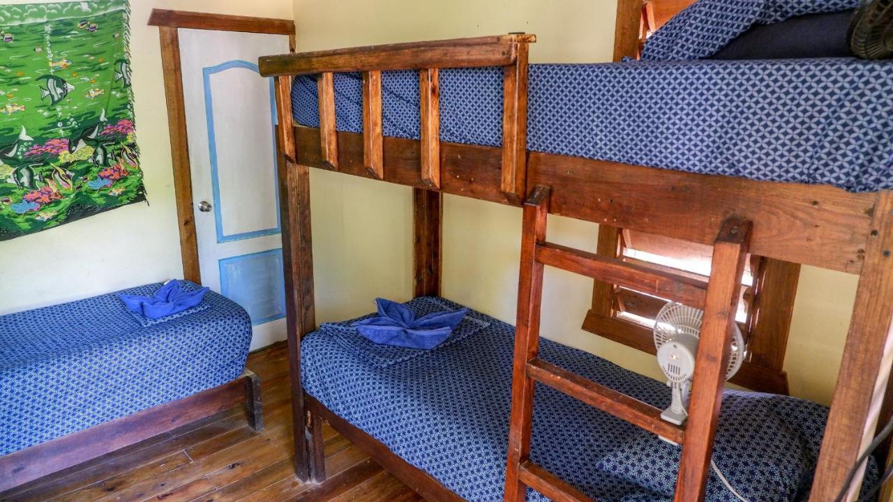 Roatan Backpackers' Hostel Sandy Bay Exteriér fotografie