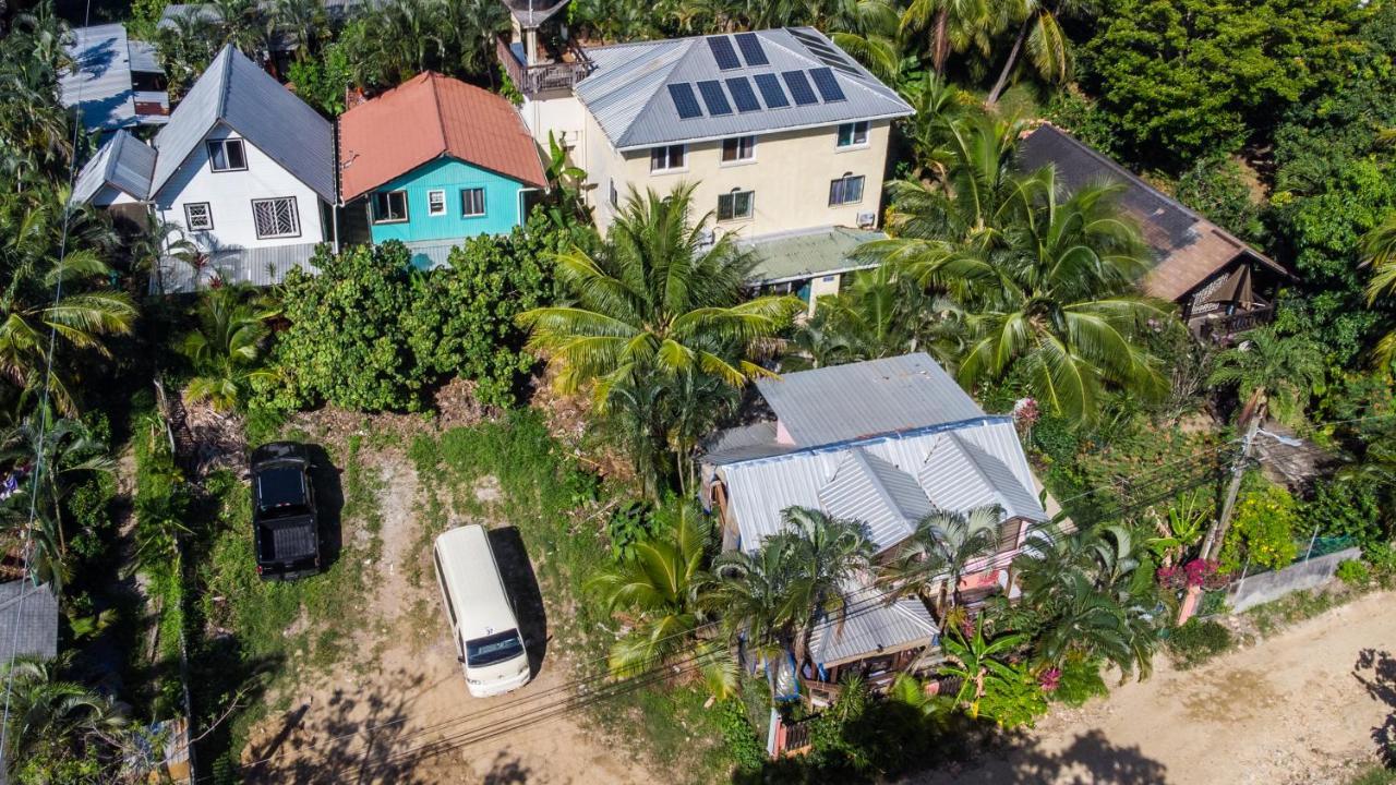 Roatan Backpackers' Hostel Sandy Bay Exteriér fotografie