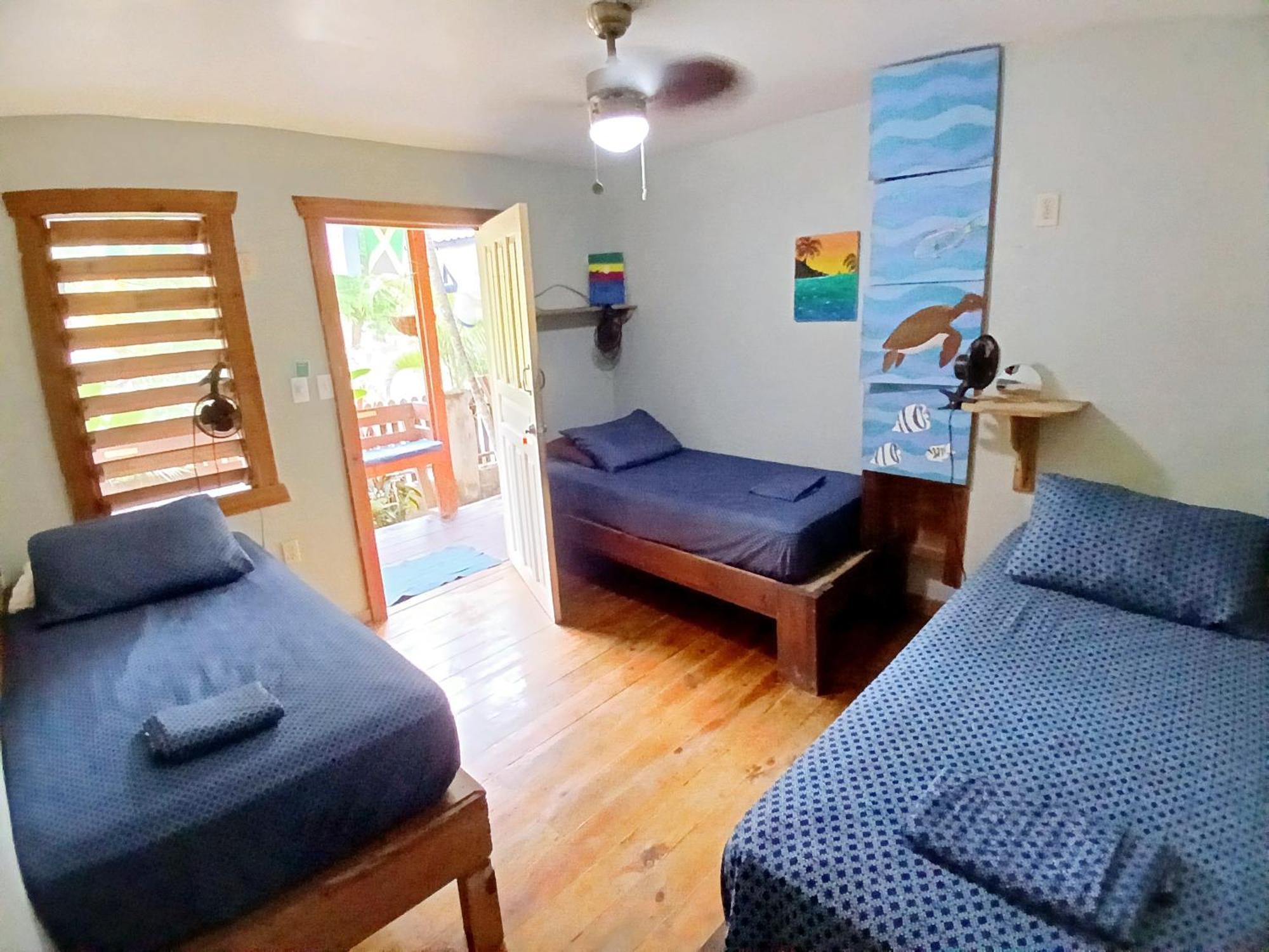 Roatan Backpackers' Hostel Sandy Bay Exteriér fotografie