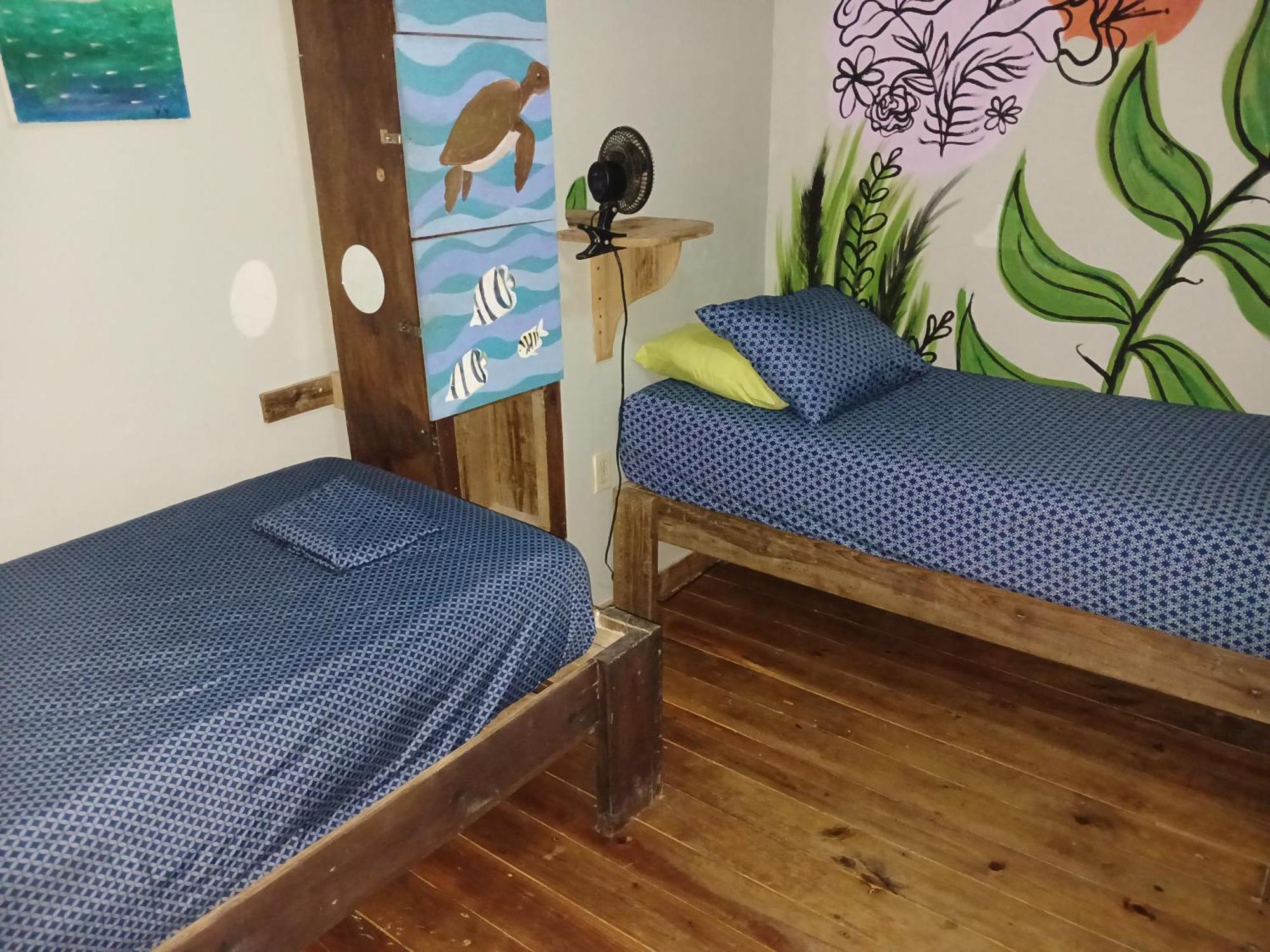 Roatan Backpackers' Hostel Sandy Bay Exteriér fotografie