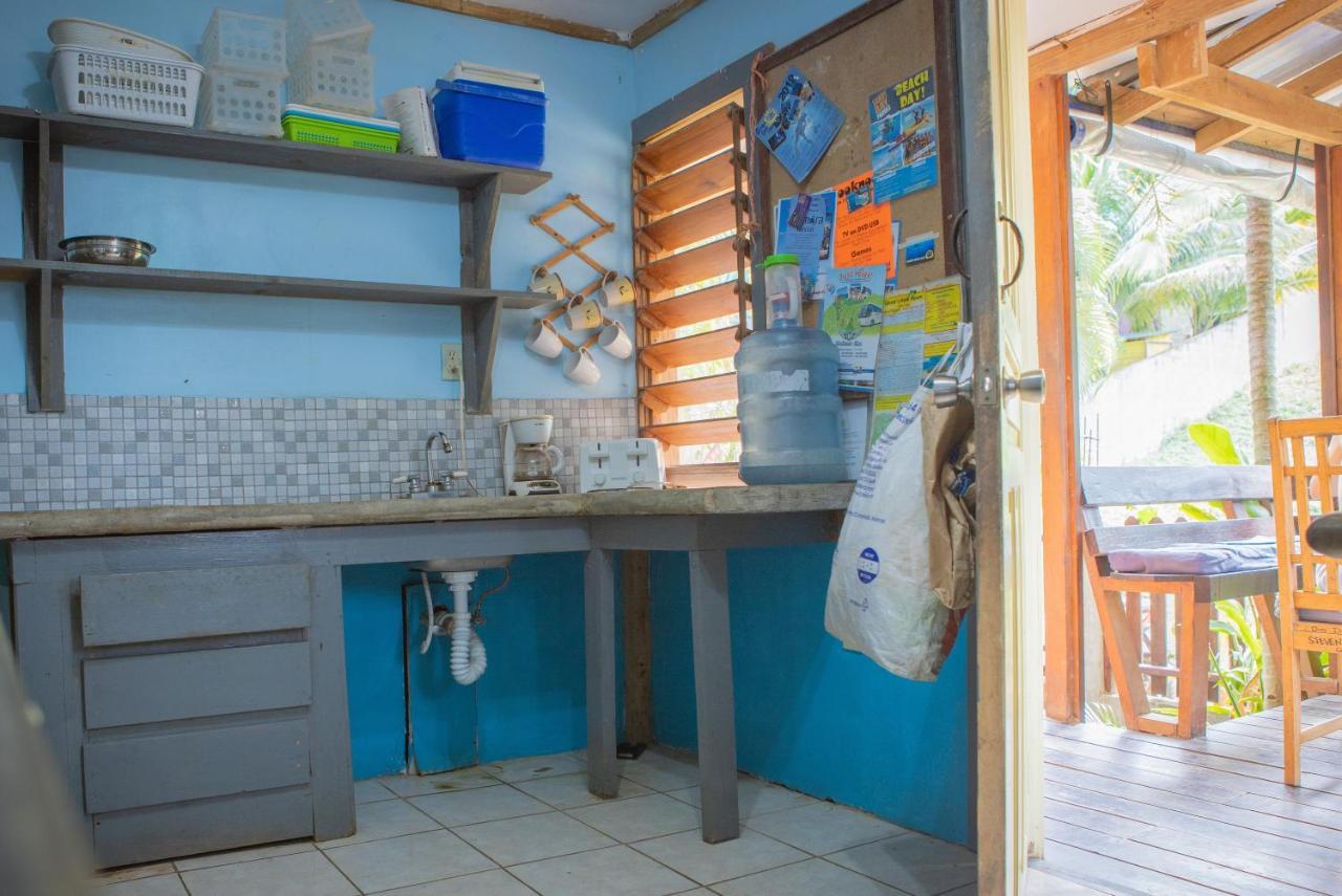 Roatan Backpackers' Hostel Sandy Bay Exteriér fotografie